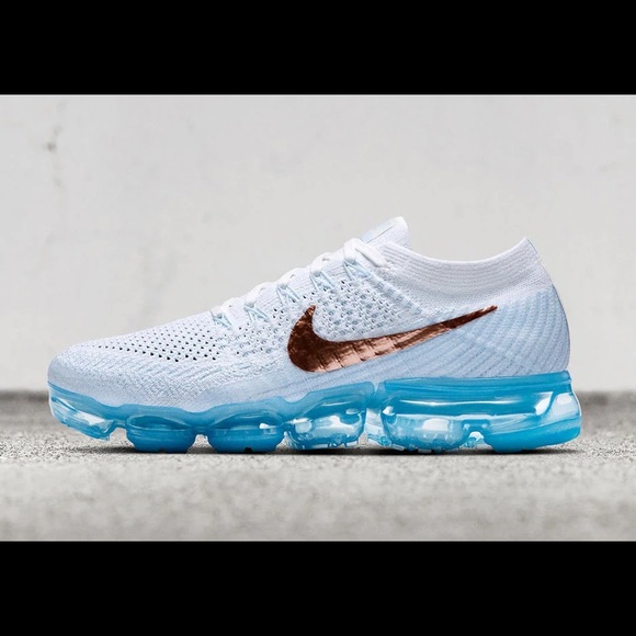 NIKE Air Vapormax Flyknit in Explorer Light - Picture 1 of 8